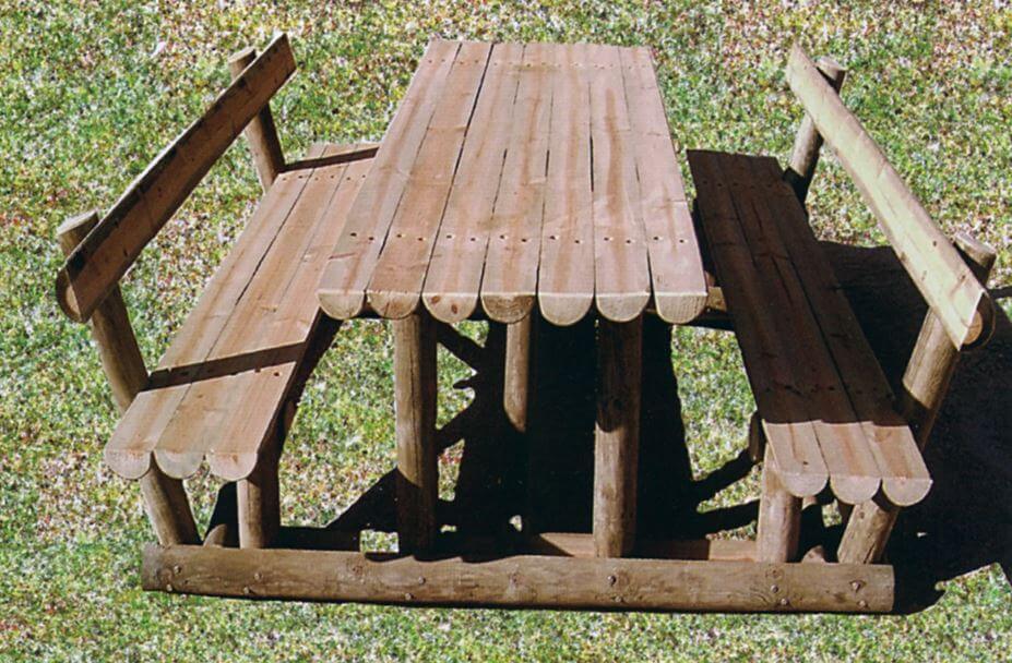 Table d'extérieur avec bancs