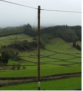 Postes Telefónicos y Líneas Aéreas