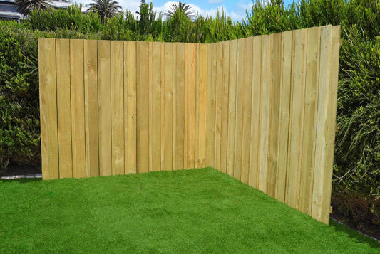 Garden Shelter - Sawn Wood Panel